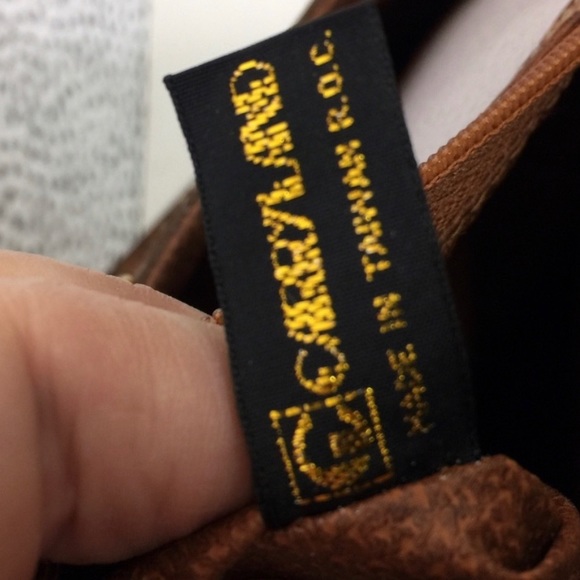 Vintage vegan leather white and brown purse handbag with detachable strap - Picture 13 of 13